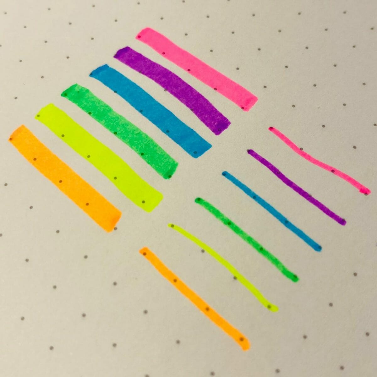 Set de 6 Destacadores Doble Punta Tonos Fluorescentes con Aromas Frutales Diseño de Osito - Imagen 4