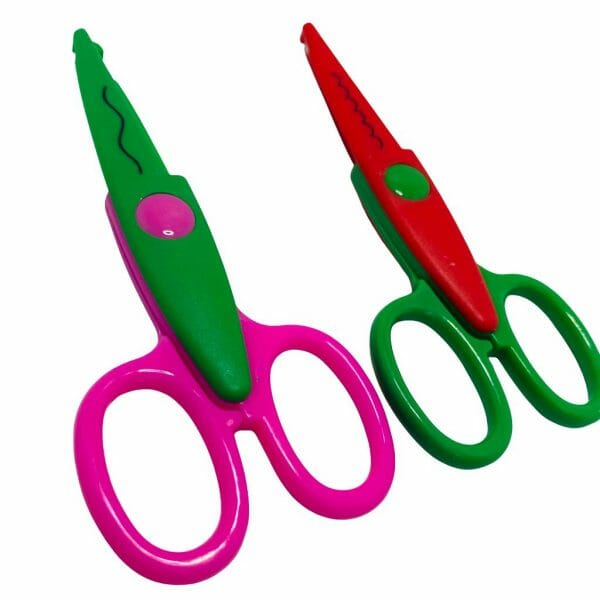 Tijera Dentada con Forma Decorativa (Elige Diseño)